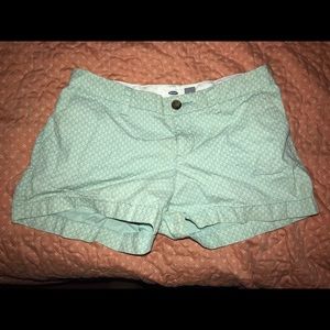 Old navy khaki material shorts.